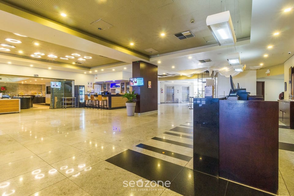 Basic Apartment | Lobby