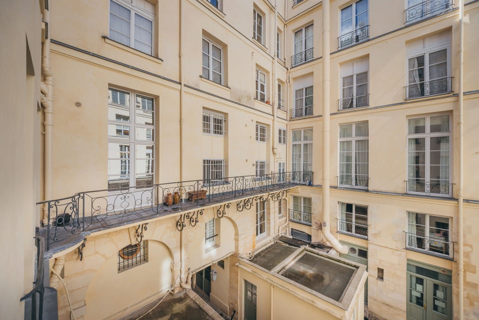 courtyard with apartment balcony