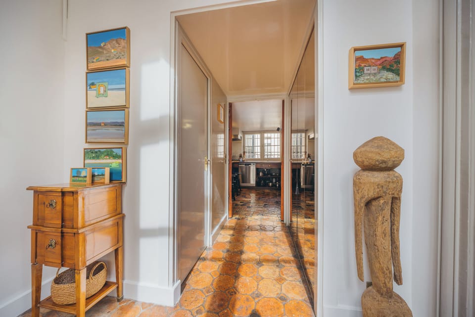 passage to the kitchen