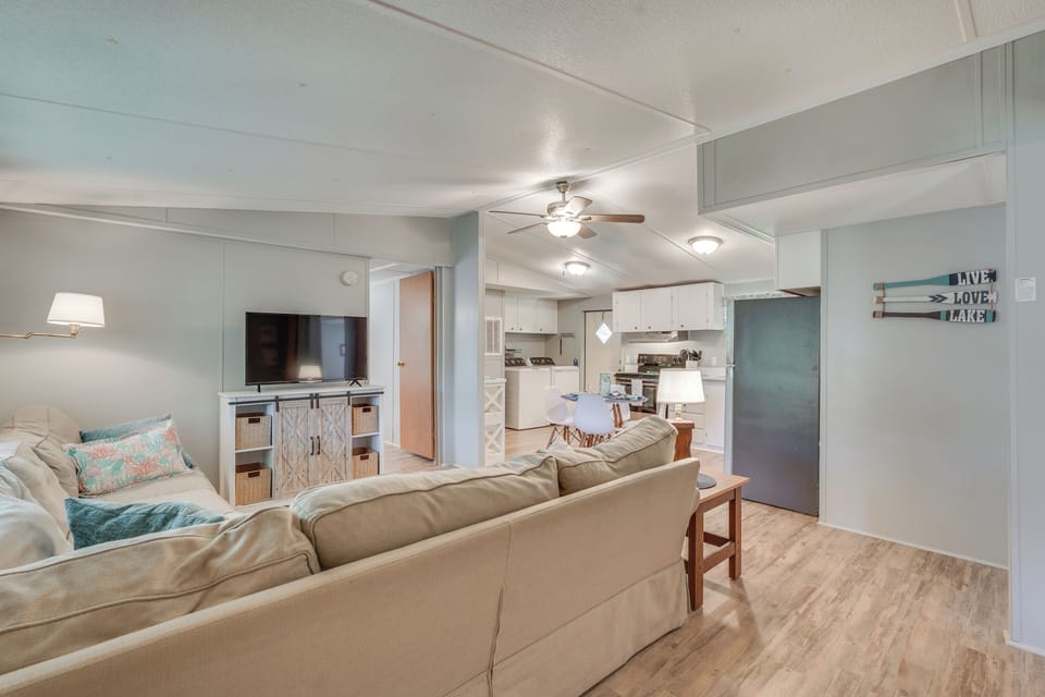 Living Room | Flat-Screen TV | Free WiFi | Central Heat & A/C