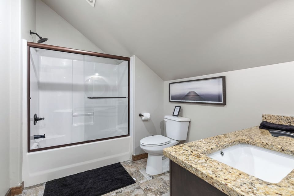 King #3 ensuite bathroom