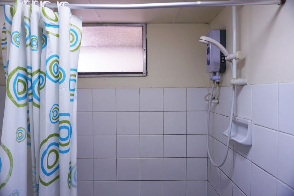 Shower, towels
