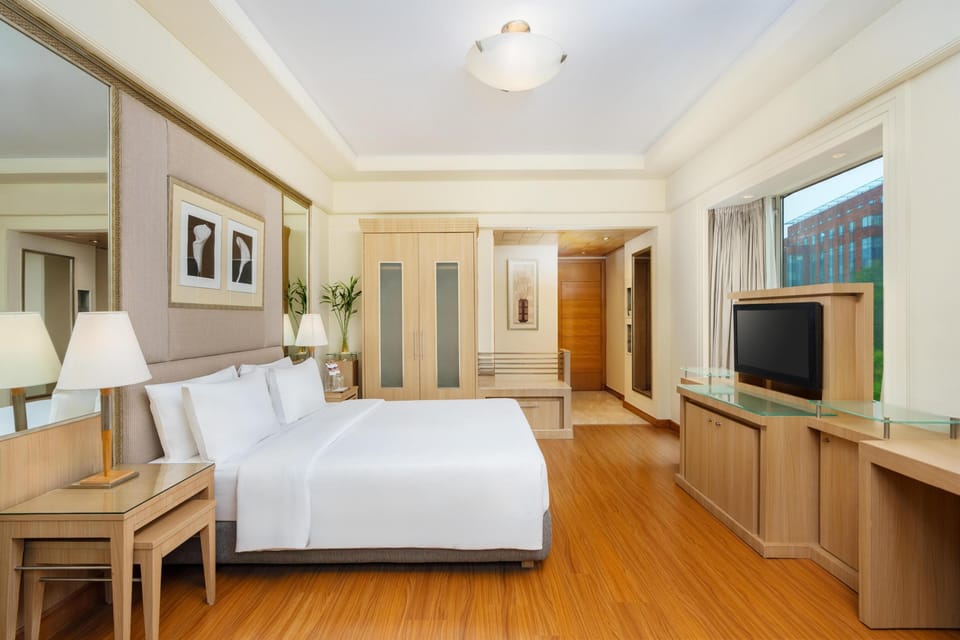 Minibar, in-room safe, individually furnished, desk