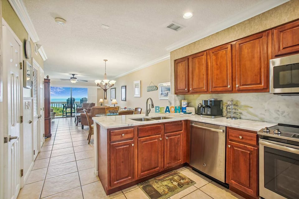 Condo, Multiple Beds, Balcony, Ocean View (Sea Haven 216) | Private kitchen