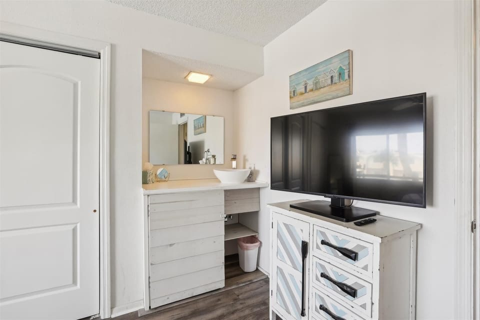 Condo, Multiple Beds, Pool Access, Ocean View (Spanish Trace 243) | Interior