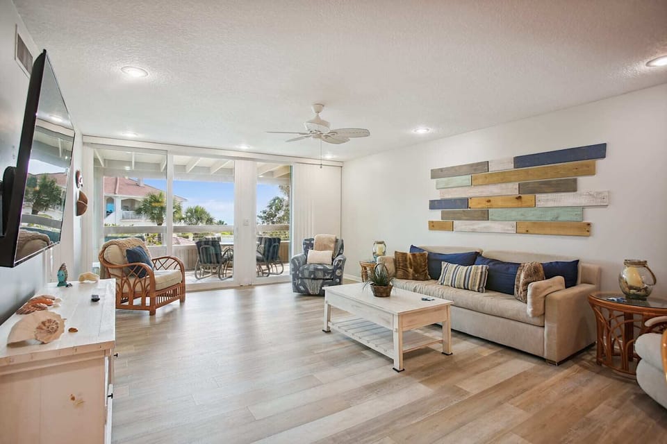 Condo, Multiple Beds, Hot Tub, Ocean View (Hibiscus D202) | Living area