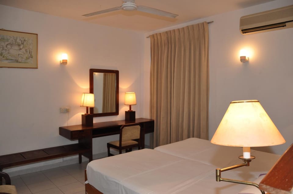 Desk, rollaway beds (surcharge), WiFi (free)
