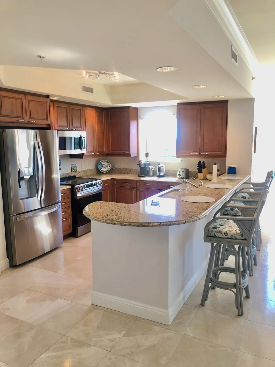 Well equipped kitchen with newer appliances.