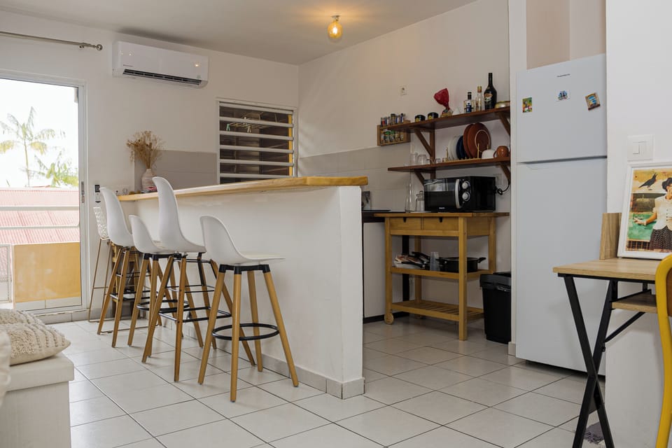 Comfort Studio, City View | Living area | Flat-screen TV