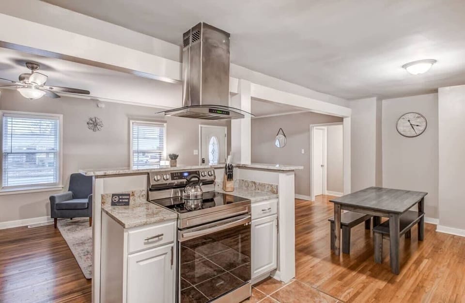 House, Multiple Beds, Patio, Garden View (Flamingo Hideaway) | Private kitchen | Coffee/tea maker