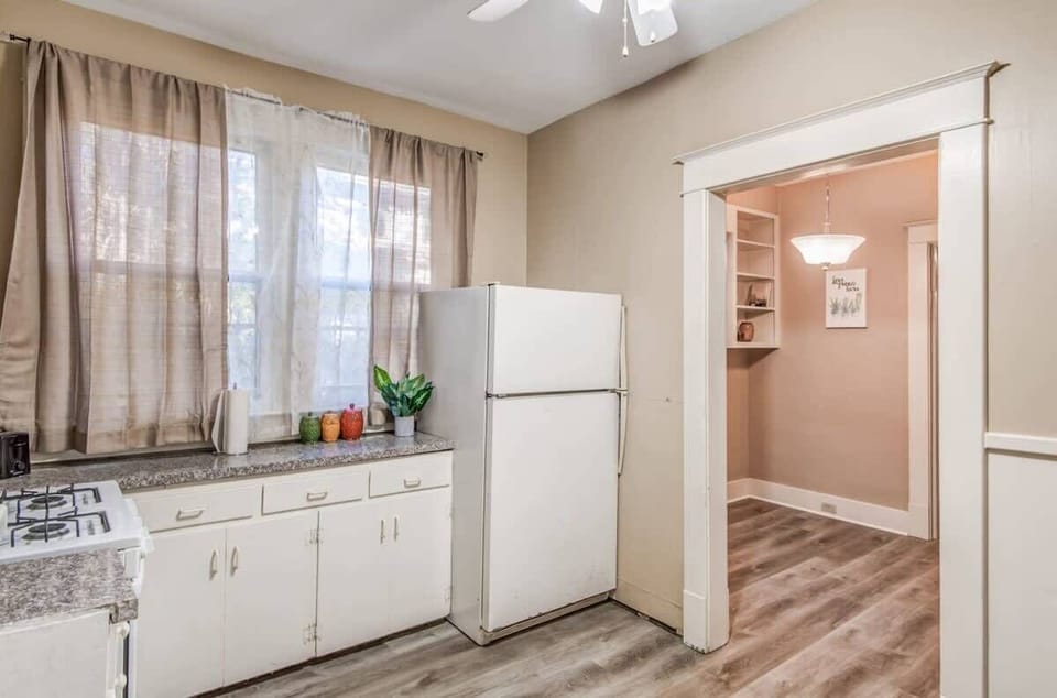 House, Multiple Beds, Patio, Garden View (Avalon Nest Downstairs) | Private kitchen | Coffee/tea maker