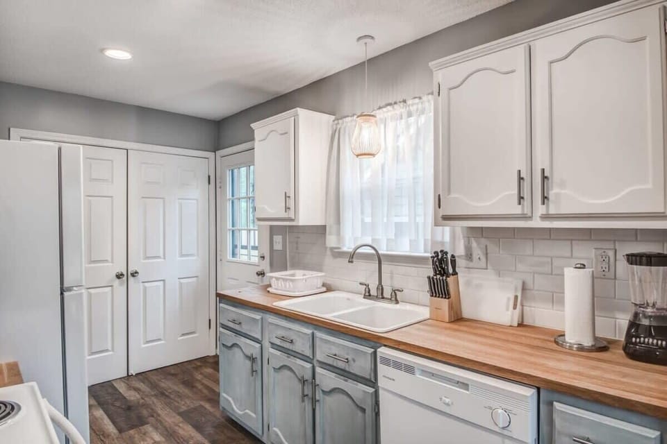 House, Multiple Beds, Patio, Garden View (Dedo Days Retreat) | Private kitchen