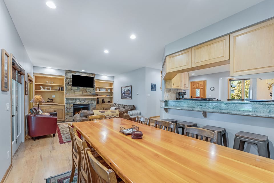 Dining Room Table for 8 people | Main Level