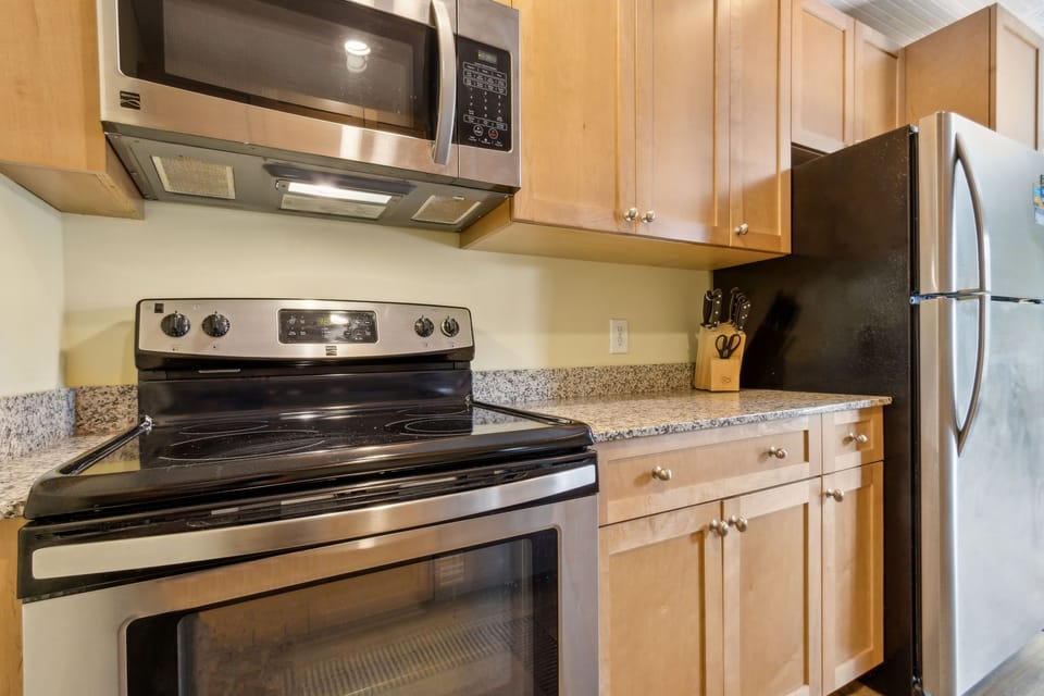 Meals made easy in this fully equipped kitchen