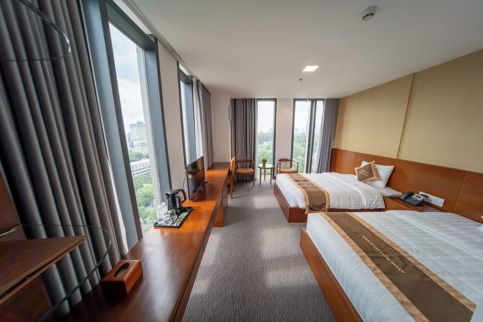 Luxury Suite, City View | Soundproofing, free WiFi
