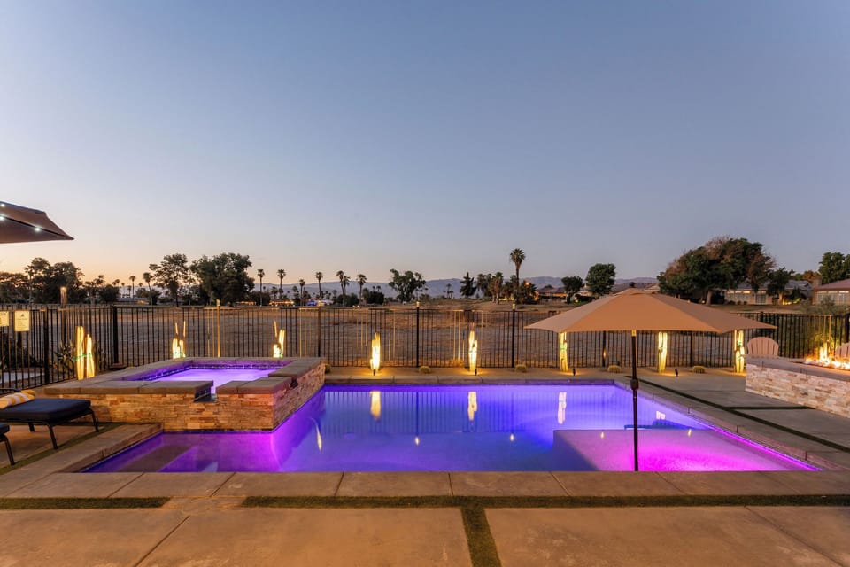 beautiful pool and spa 