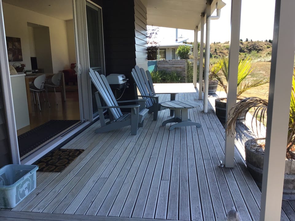 exterior , deck