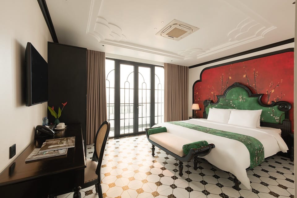Luxury Double Room, Balcony, Lake View | Hypo-allergenic bedding, desk, laptop workspace, blackout drapes