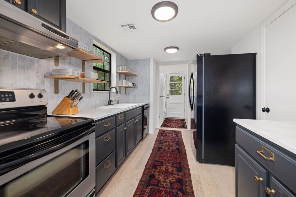Full Kitchen