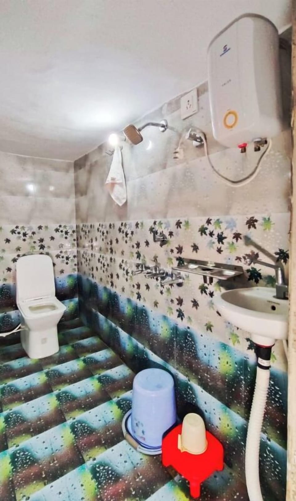 Deluxe Quadruple Room | Bathroom