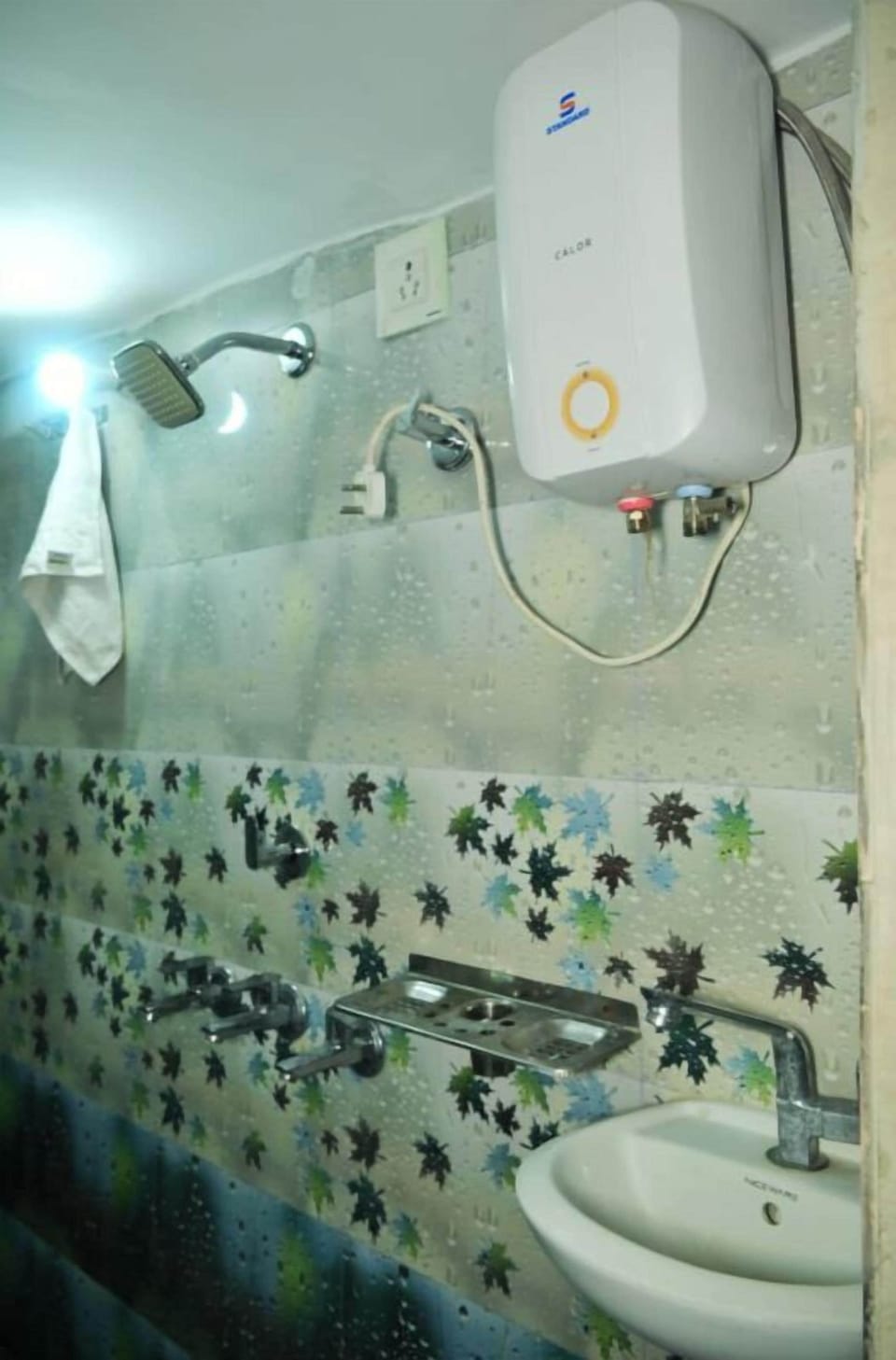 Deluxe Double Room | Bathroom