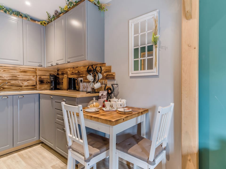 Kitchen/diner | Coachmans Cottage - Coach House Holidays Ltd, Ringwood, New Forest