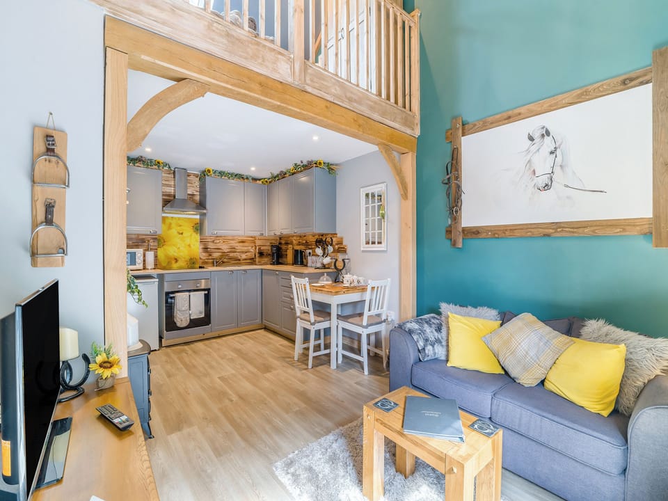 Living area | Coachmans Cottage - Coach House Holidays Ltd, Ringwood, New Forest
