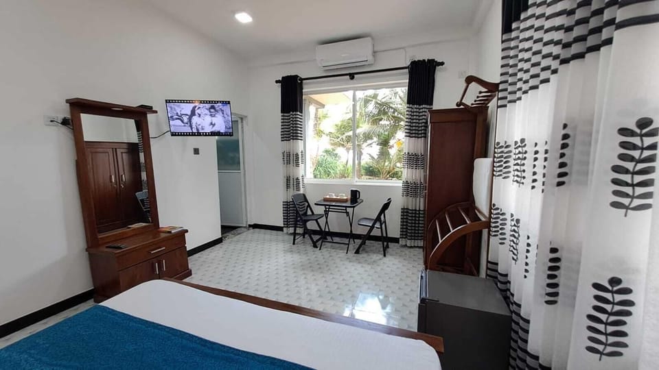 Luxury Single Room, Ocean View | Desk, laptop workspace, blackout drapes, soundproofing
