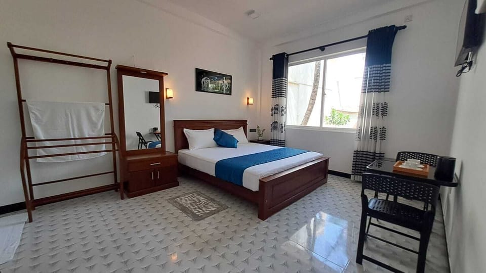 Luxury Double Room, Ocean View | Desk, laptop workspace, blackout drapes, soundproofing