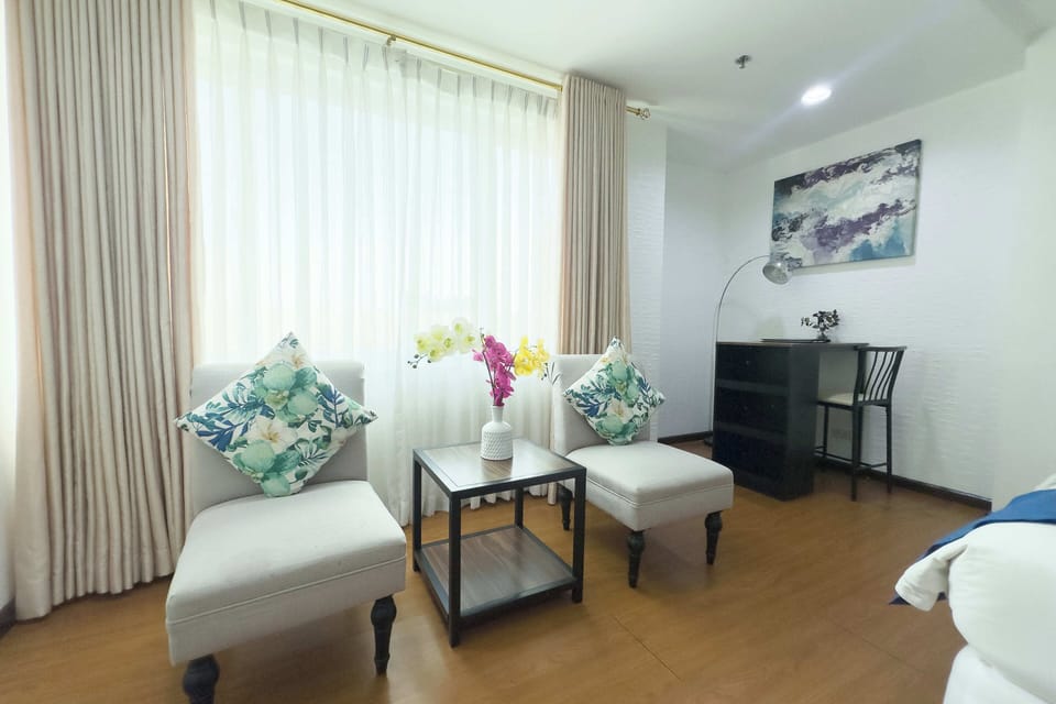 Suite | Living area | TV