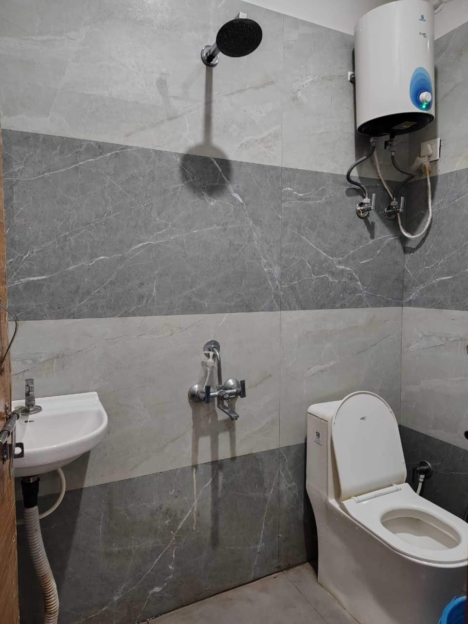 Deluxe Room, Air conditioning | Bathroom | Bathrobes, slippers, bidet