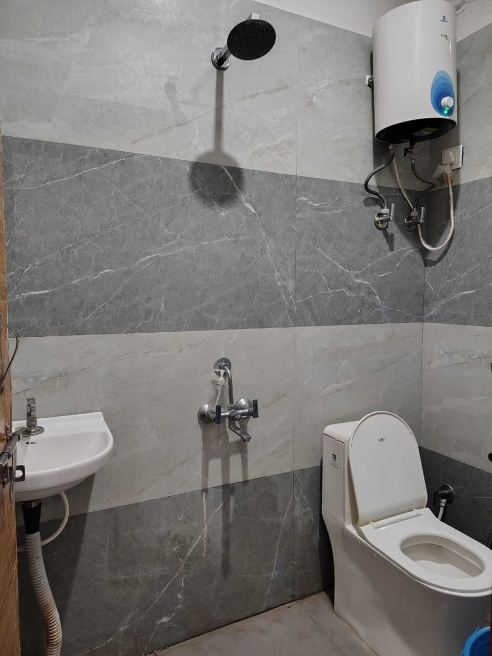 Family Room, Air conditioning | Bathroom | Bathrobes, slippers, bidet
