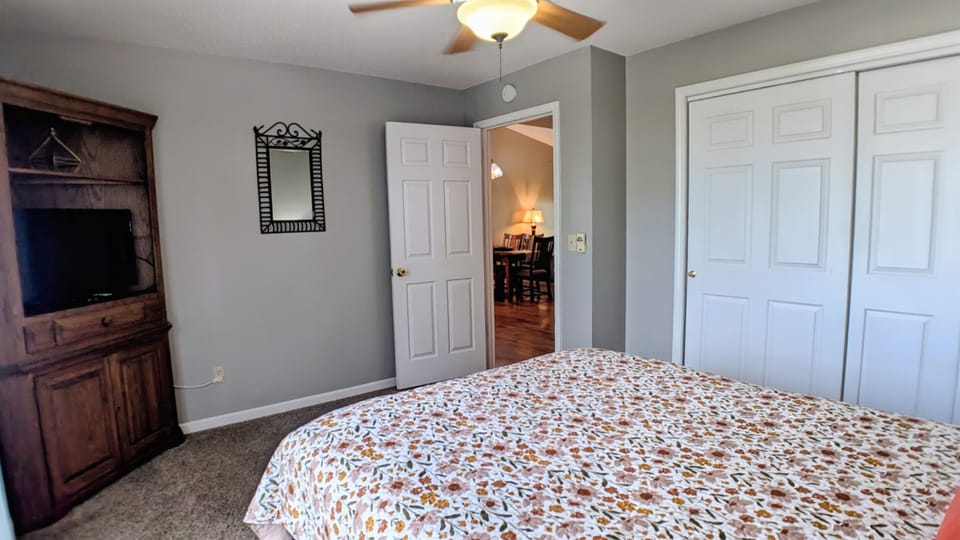 Guest bedroom