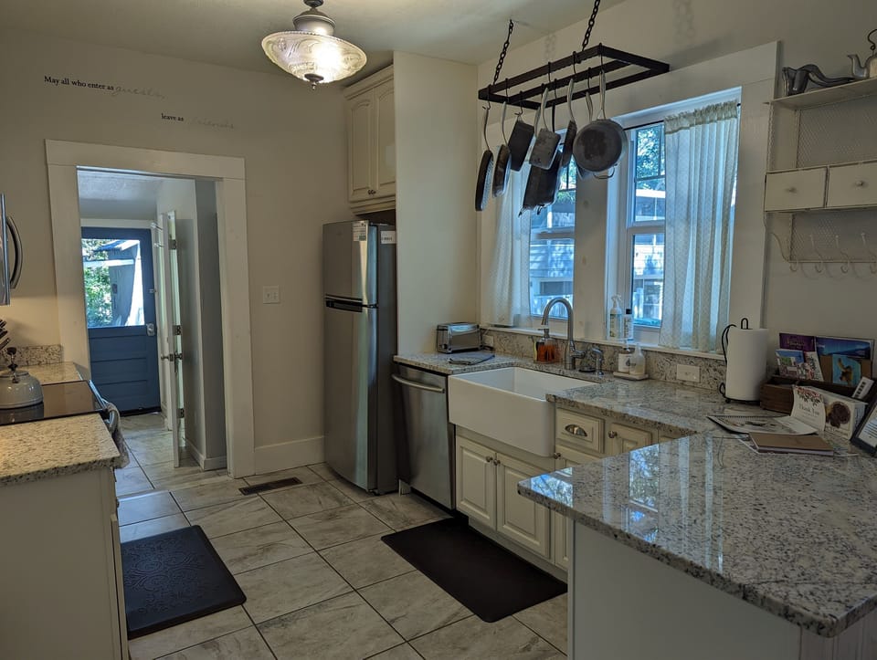 Kitchen (Main house)