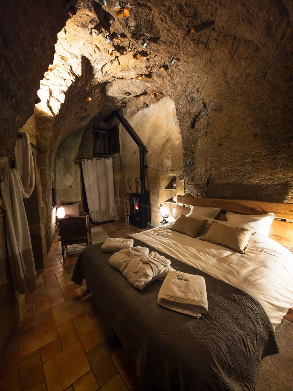 Romantic Double Room, Ensuite | Blackout drapes, WiFi (free)