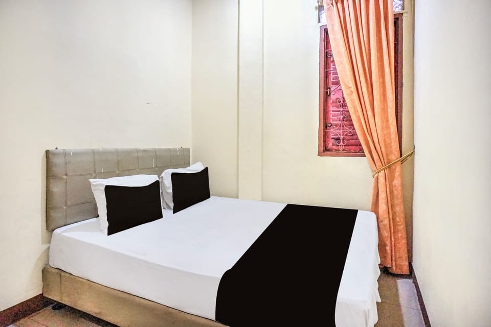 Standard Double Room | WiFi (free), bed sheets