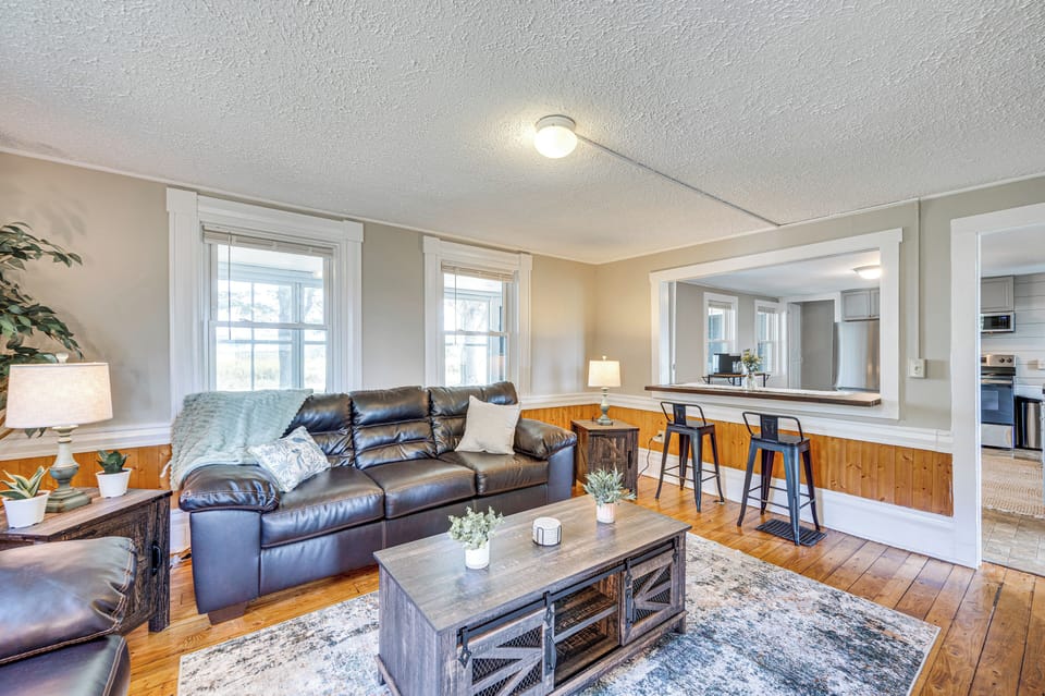 House (2 Bedrooms) | Interior
