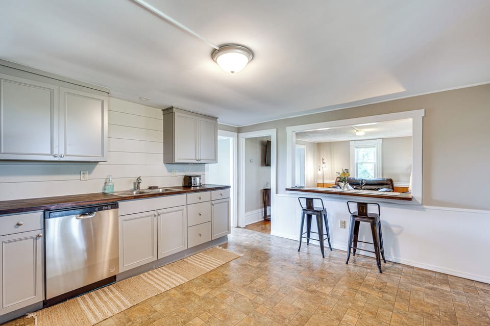 House (2 Bedrooms) | Interior