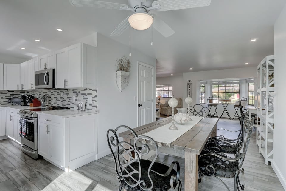 House, 3 Bedrooms | Private kitchen | Coffee/tea maker, fridge, oven, stovetop