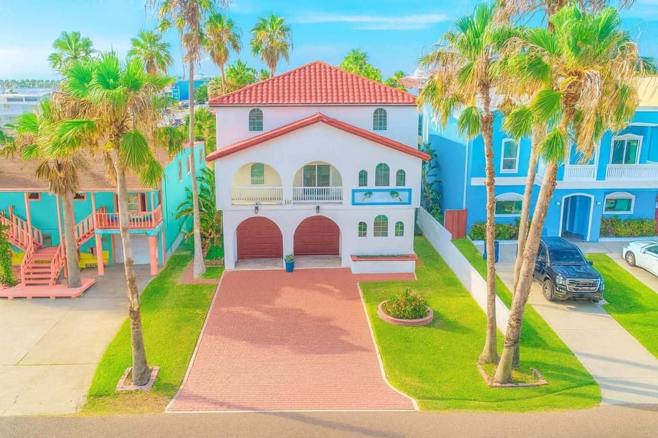House, 4 Bedrooms | Exterior