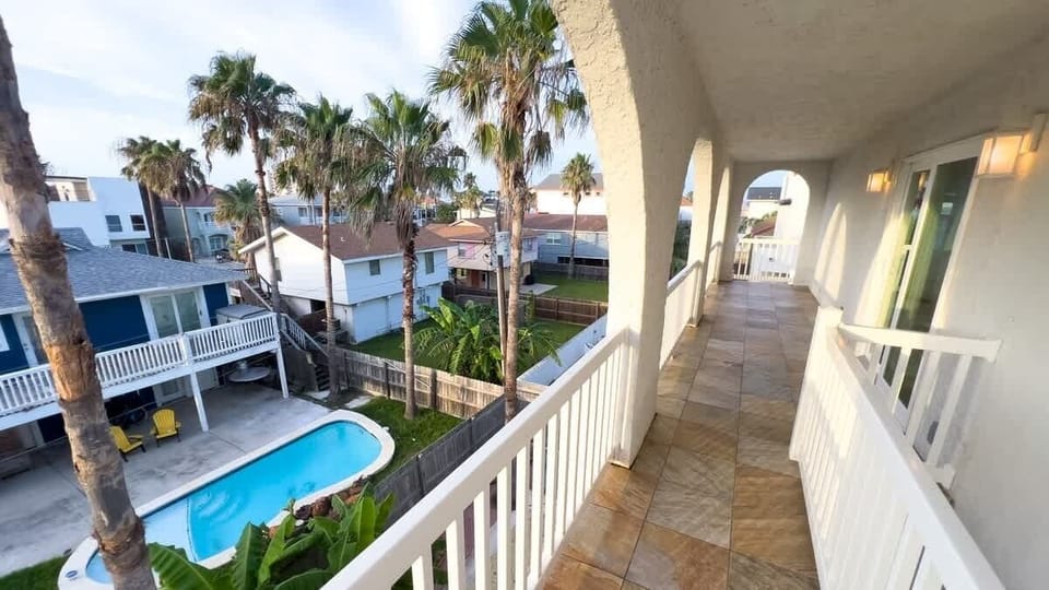 House, 4 Bedrooms | Property grounds