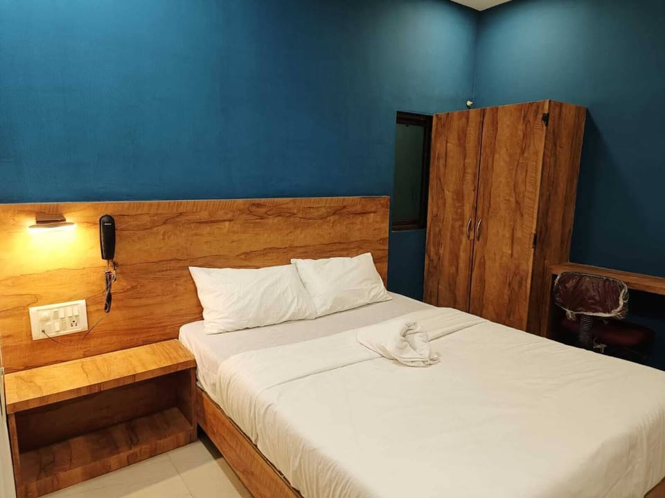 Double Room | Desk, free WiFi
