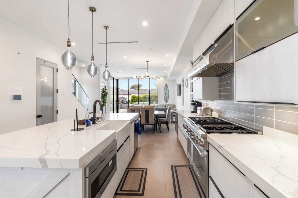 House (4 Bedrooms) | Private kitchen | Microwave, oven, coffee/tea maker, rice cooker