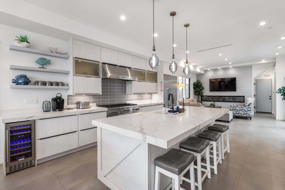 House (4 Bedrooms) | Private kitchen | Microwave, oven, coffee/tea maker, rice cooker