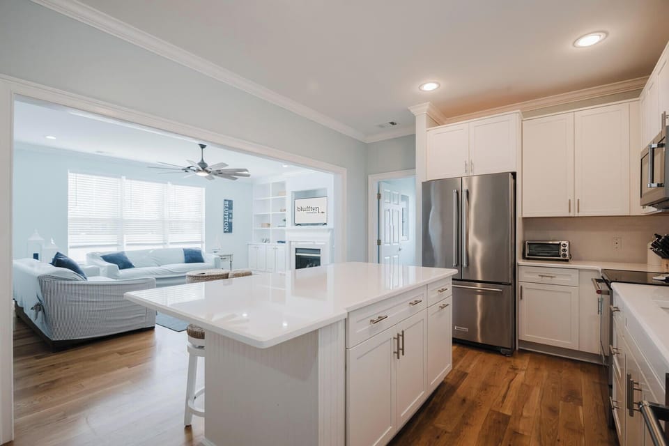 House, Multiple Beds, Patio, Garden View (Coastal Quarters) | Private kitchen | Fridge, microwave, oven, stovetop