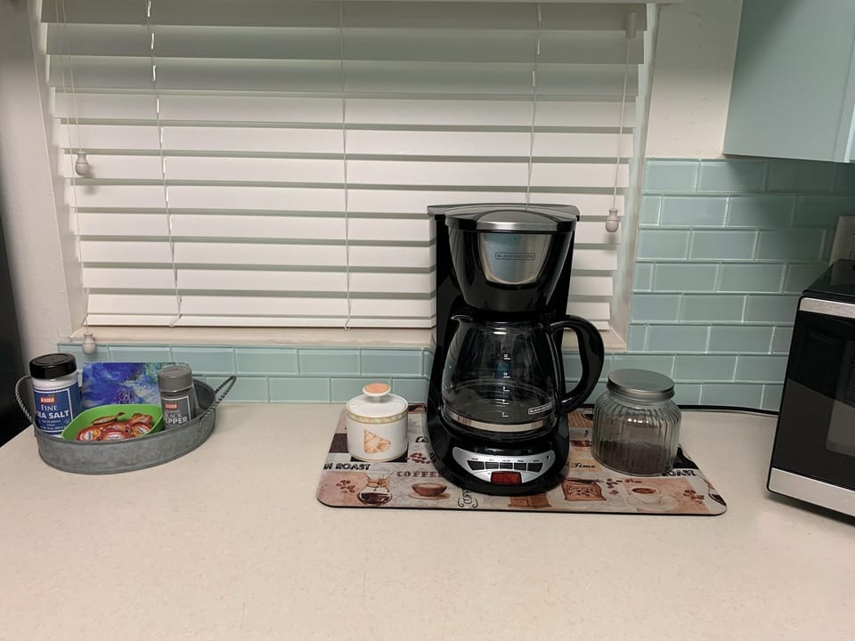 Drip coffee maker 