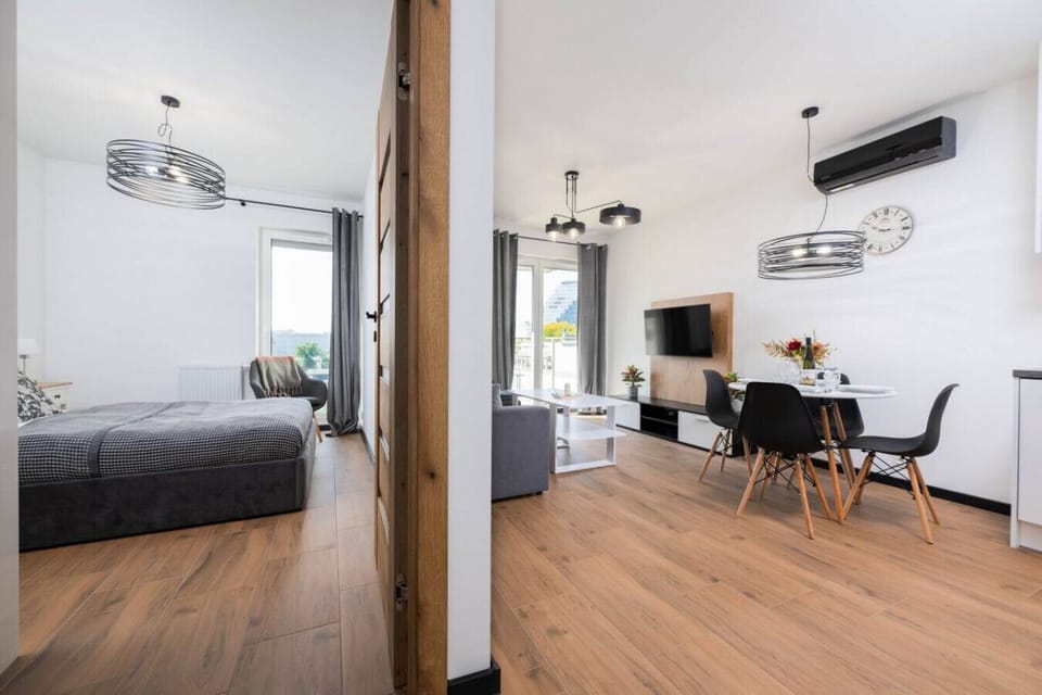 Stylish Open-Plan Apartment with Cozy Bedroom and Bright Living Room | Book Now with RENTUJEMY.COM