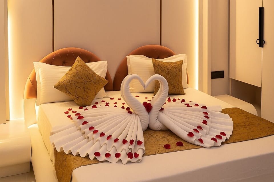 Deluxe Double Room | Egyptian cotton sheets, premium bedding, down comforters