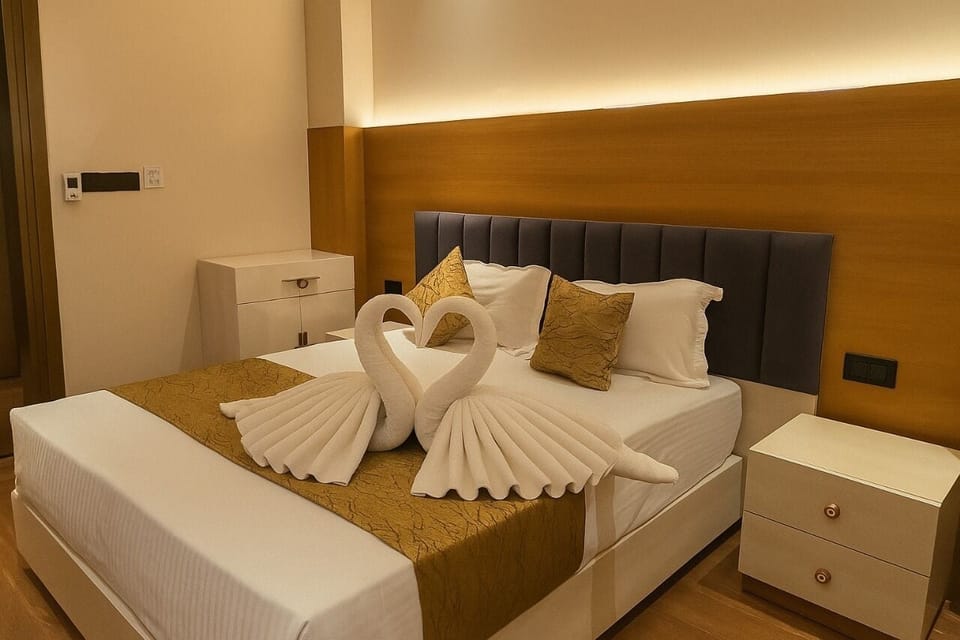 Deluxe Double Room | Egyptian cotton sheets, premium bedding, down comforters