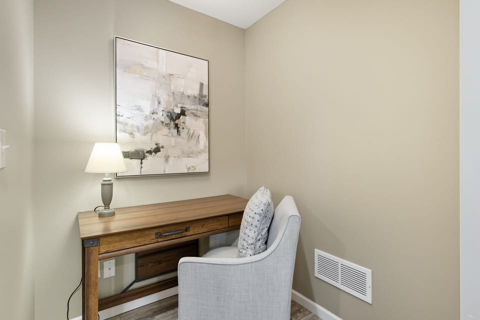 Office area in bedroom